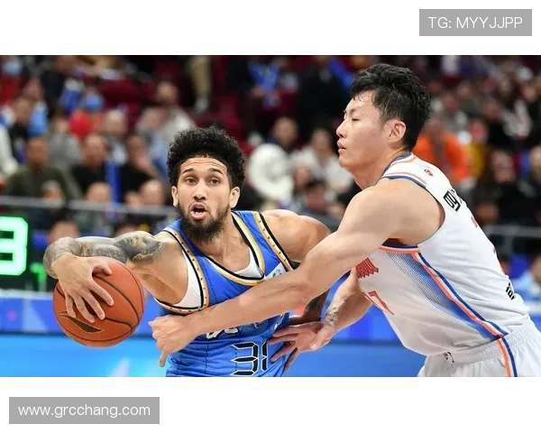 布克20分引七人上双大胜对手